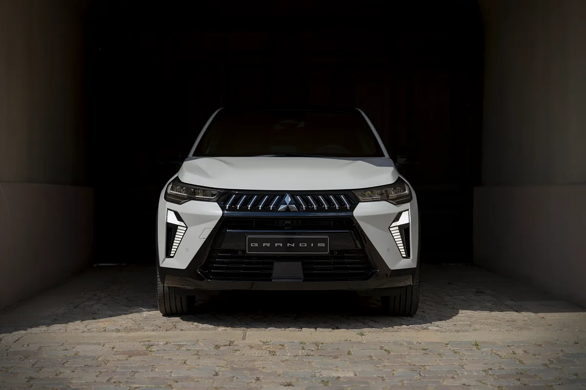 mitsubishi_grandis_2026__01_mh-autohaus