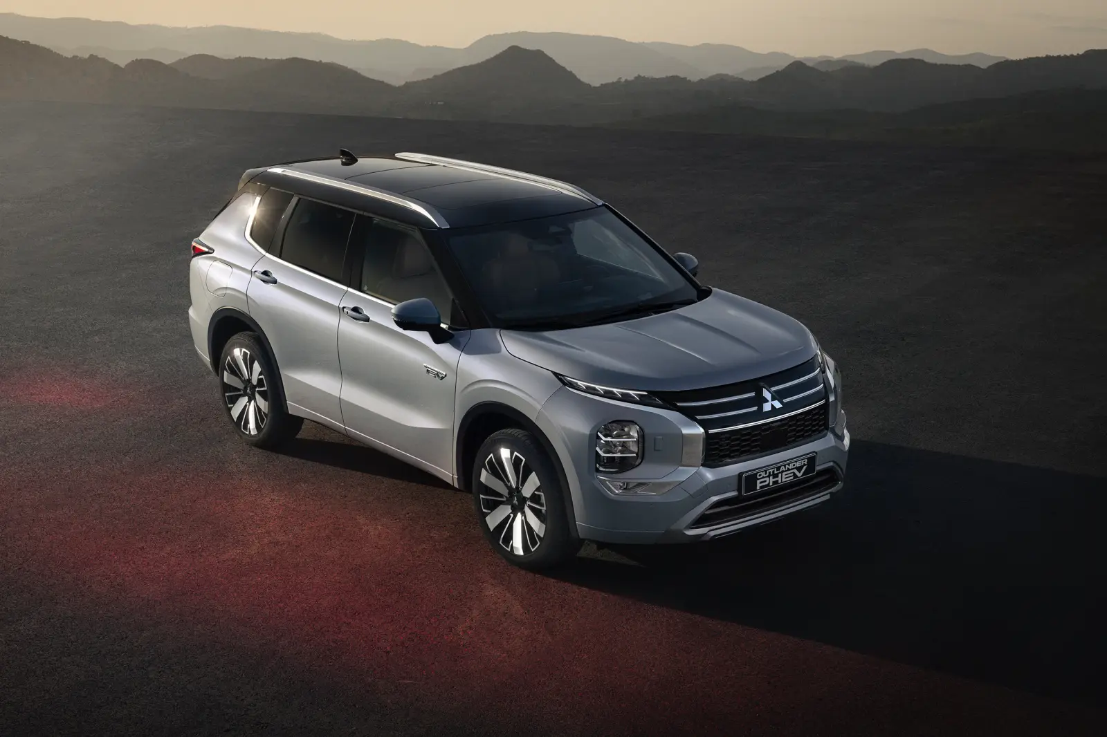 mitsubishi_outlander_phev__022_025