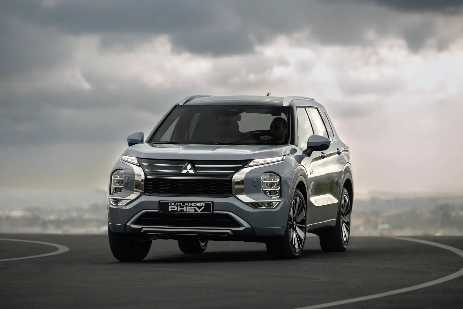 mitsubishi_outlander_phev__112_025